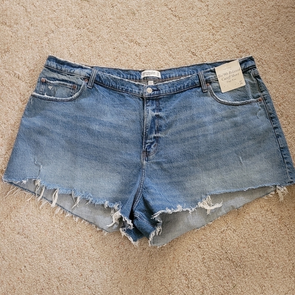 NWT Abercrombie & Fitch The 90's Relaxed Cutoff Shorts Highrise